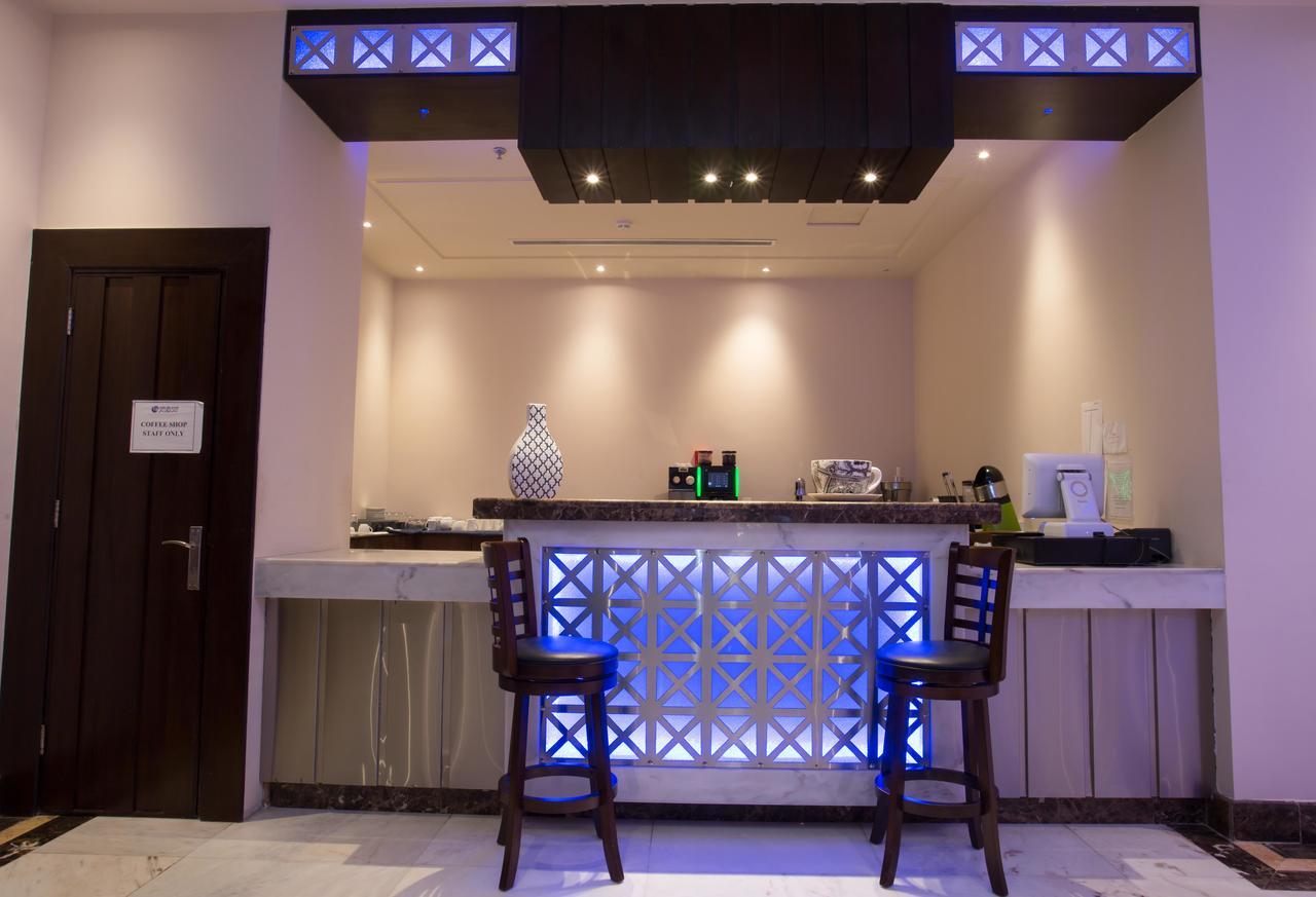 Blue Night Hotel เจดดาห์ ภายนอก รูปภาพ