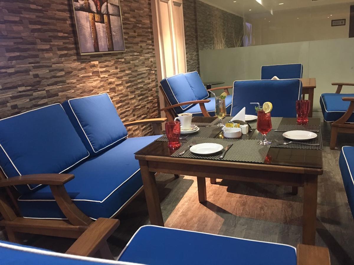 Blue Night Hotel เจดดาห์ ภายนอก รูปภาพ