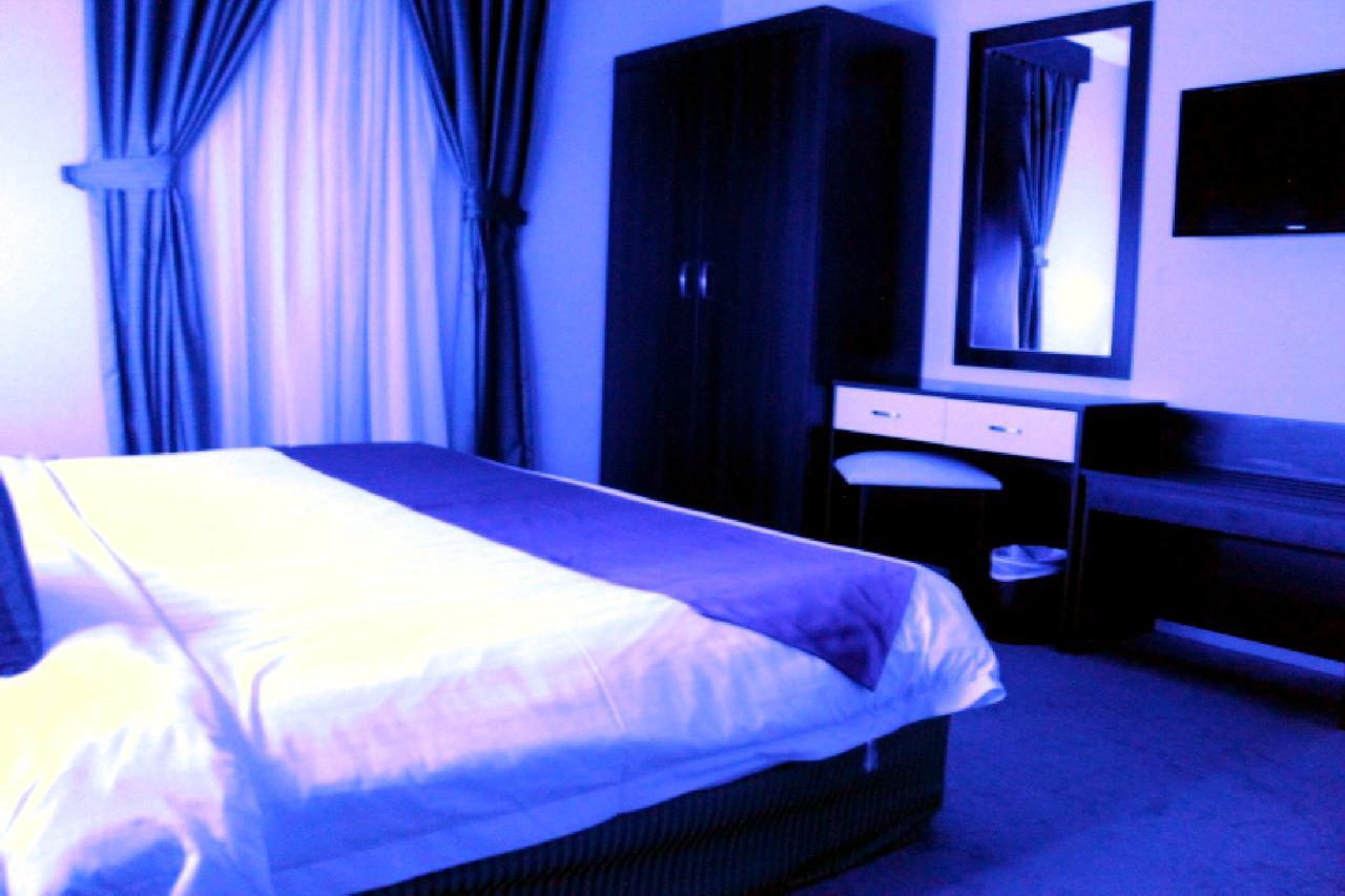 Blue Night Hotel เจดดาห์ ภายนอก รูปภาพ