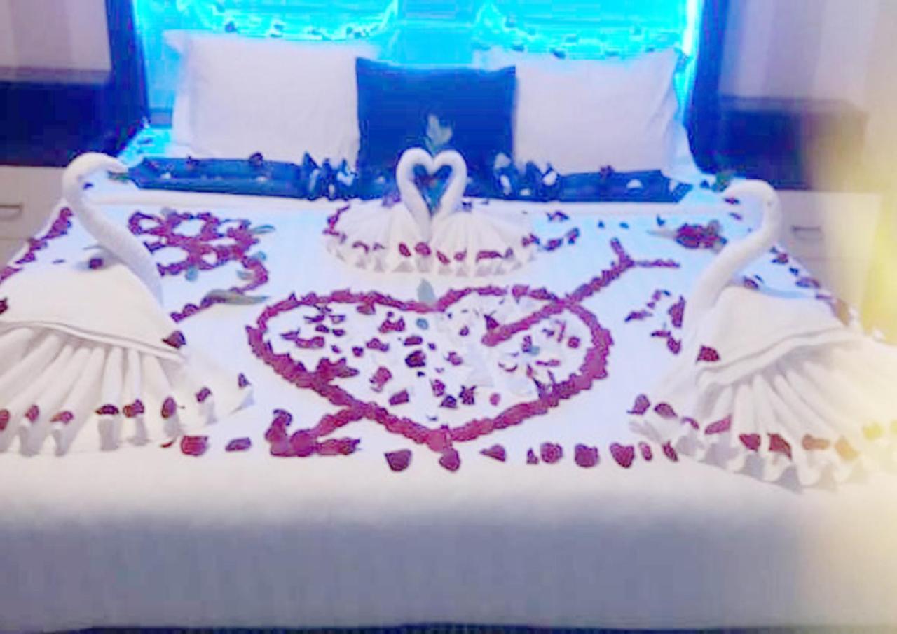 Blue Night Hotel เจดดาห์ ภายนอก รูปภาพ