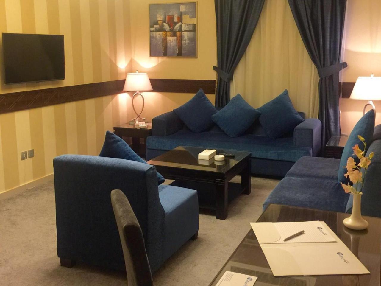Blue Night Hotel เจดดาห์ ภายนอก รูปภาพ